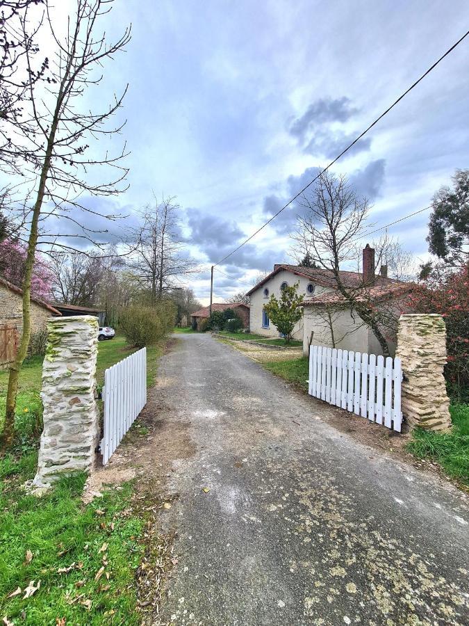 הוילה Saint-Pierre-du-Chemin Le Terrier Maison De Campagne 250 M2 Grande Capacite 20 Couchages, 4500M2 De Terrain מראה חיצוני תמונה
