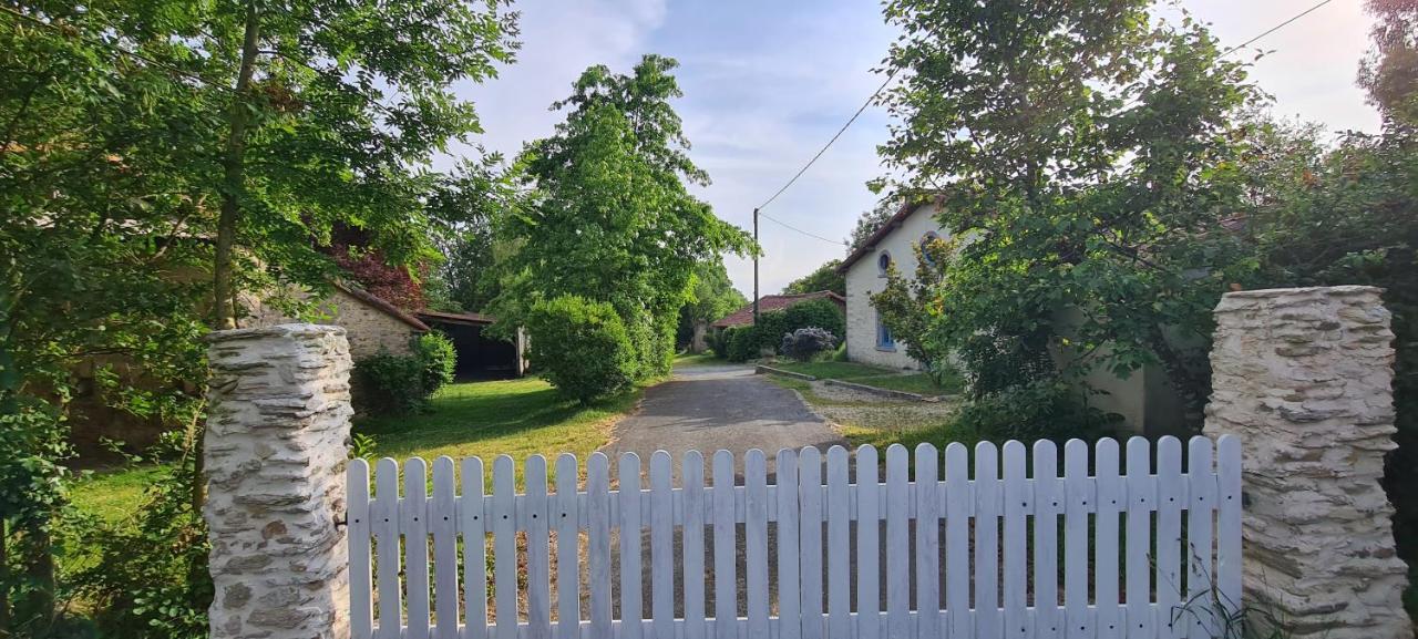 הוילה Saint-Pierre-du-Chemin Le Terrier Maison De Campagne 250 M2 Grande Capacite 20 Couchages, 4500M2 De Terrain מראה חיצוני תמונה